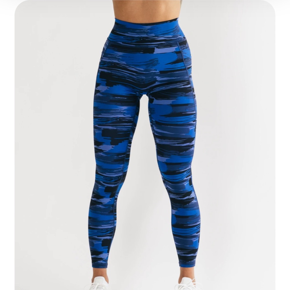 Surface Pocket Legging